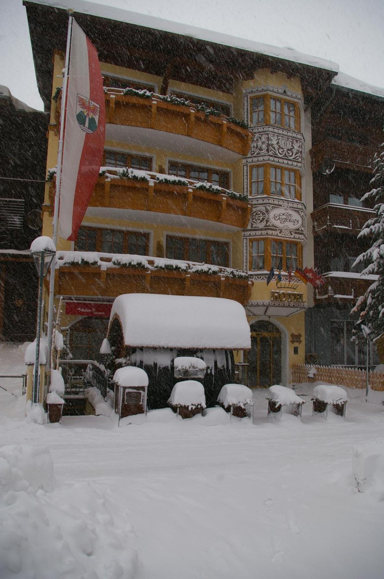 Am Dorfplatz Suites - Adults Only Sankt Anton am Arlberg Dış mekan fotoğraf